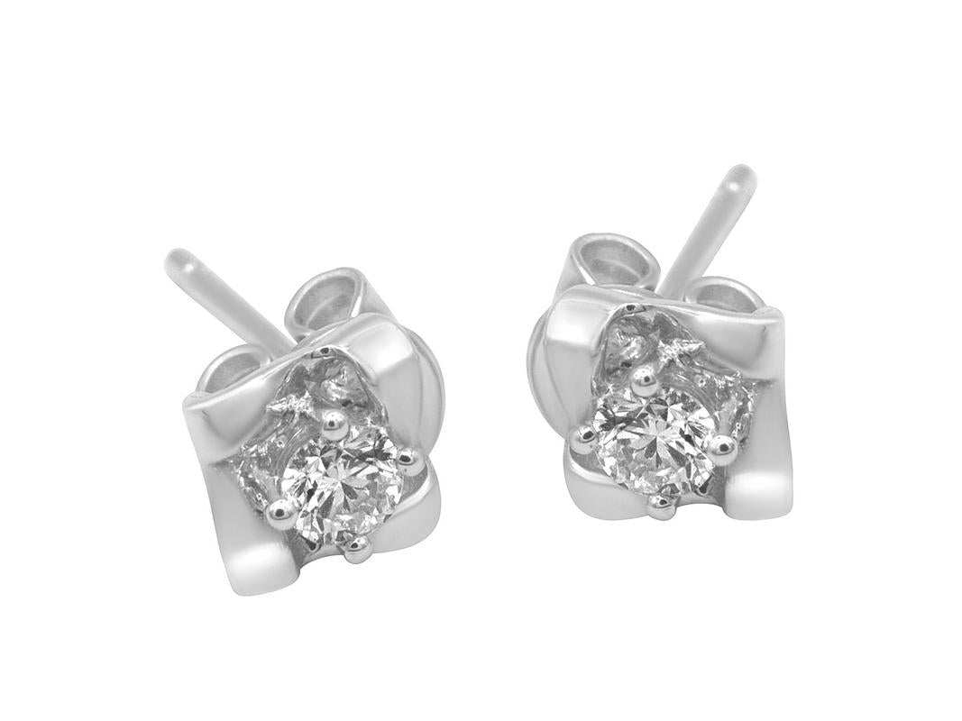 Tomei White Gold 375 (9K) "Lucky in My Life" Diamond Earrings (E1437)