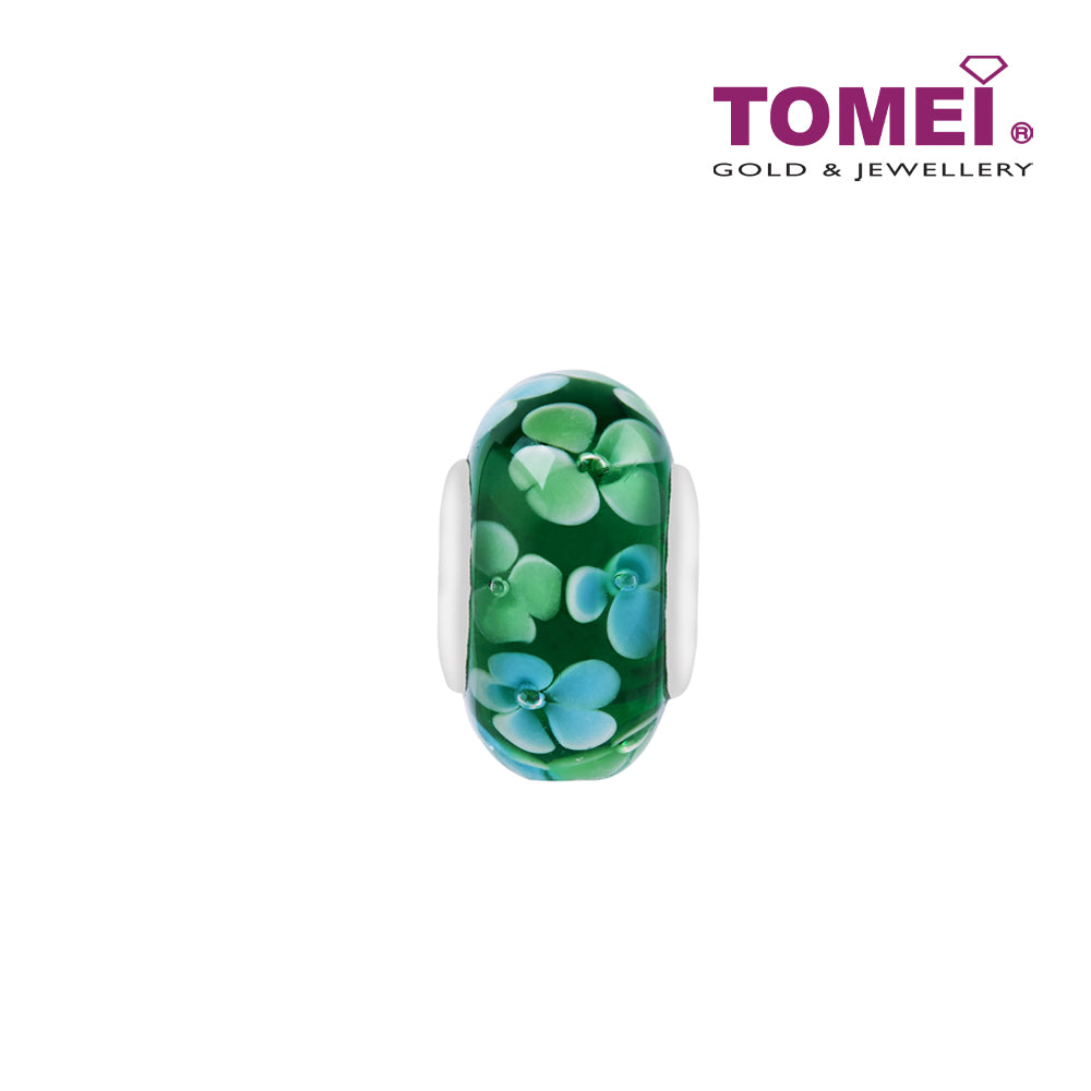 TOMEI Chomel Floriate with Reliance Charm, White Gold 585