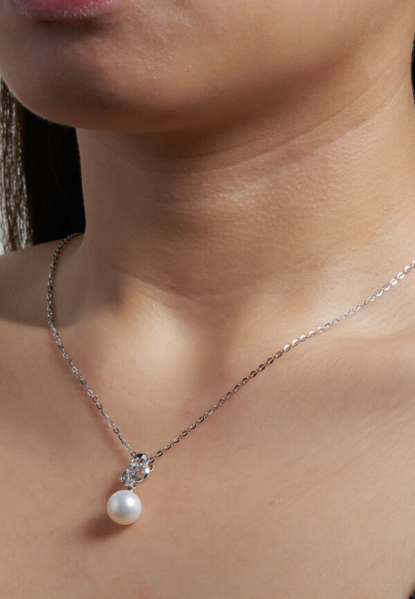 TOMEI Pearl Pendant, White Gold 375