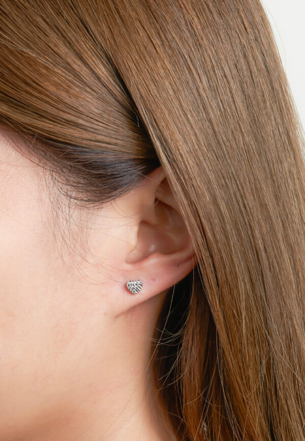 tomei_0006_Sony_42267_jpg TOMEI Laser Cut Love Earrings, White Gold 585