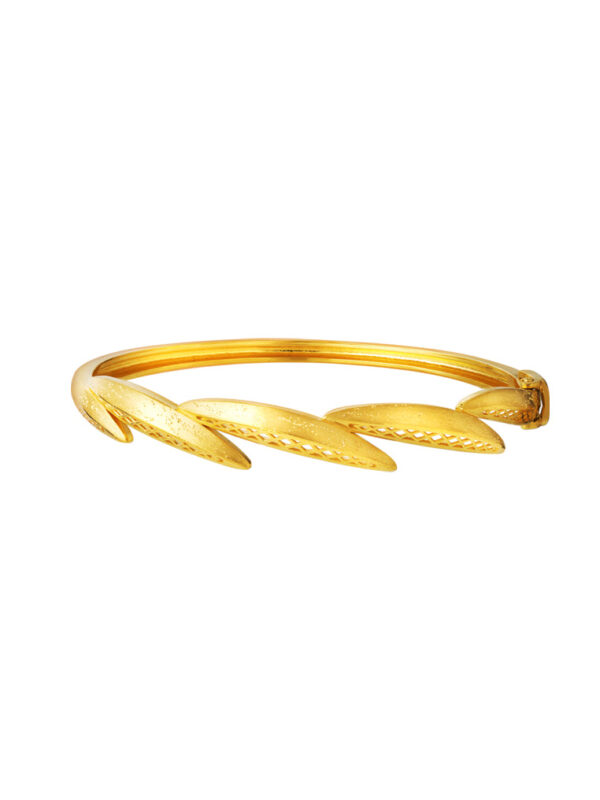 762x1100_0049_DSC05375SP-YG1630B-1C_2 TOMEI Sri Puteri, The Anyaman Series Bangle, Yellow Gold 916