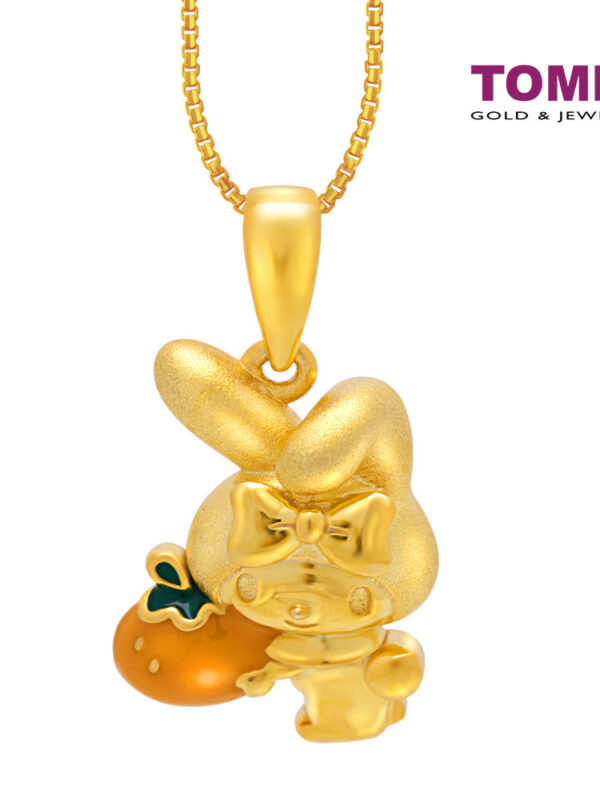CNYGOLD_1000px_0061_AY0058087 TOMEI X SANRIO My Melody With Fruit Pendant, Yellow Gold 916