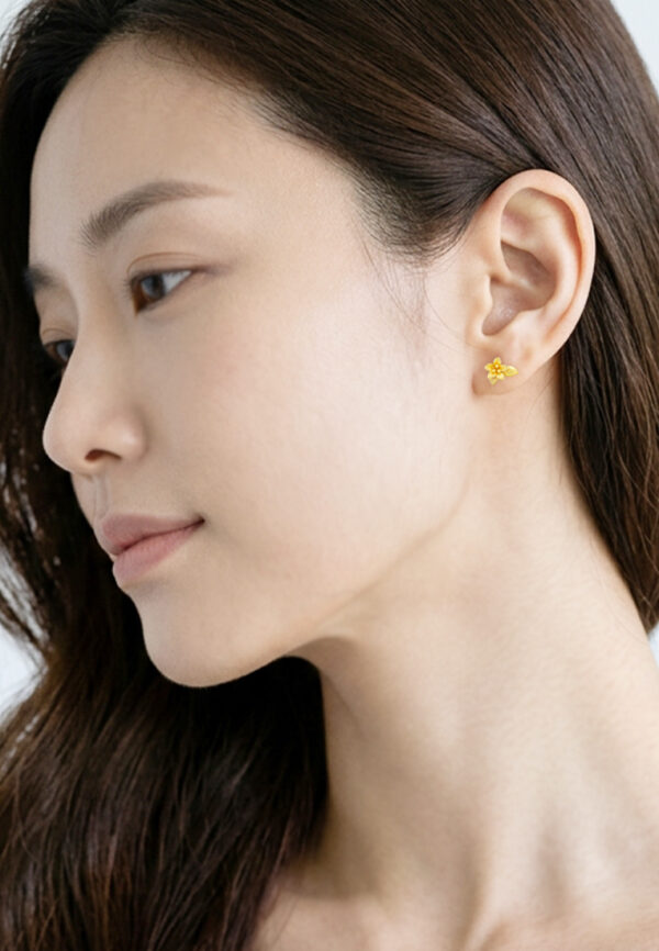 TOMEI Flower Earrings, Yellow Gold 916