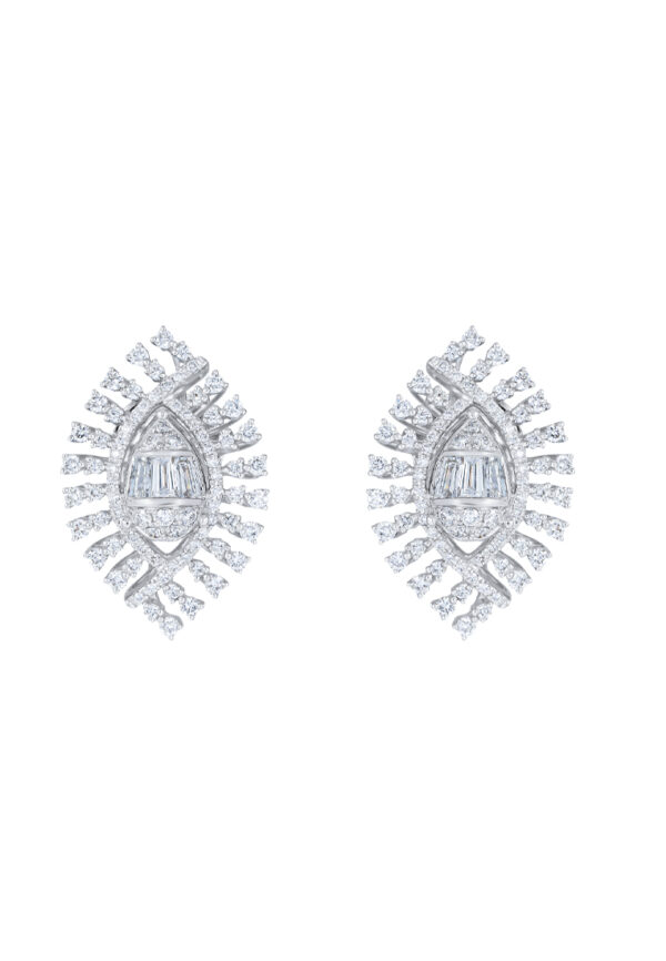 Untitled-1_0011s_0000_Sony_0072.psd TOMEI Diamond Earrings, White Gold 750