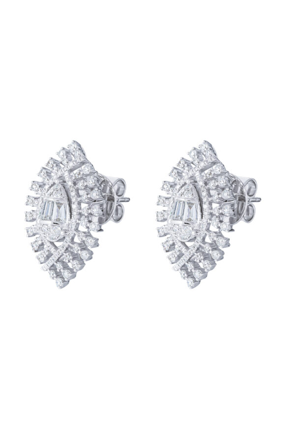 Untitled-1_0011s_0001_Sony_0075.psd TOMEI Diamond Earrings, White Gold 750
